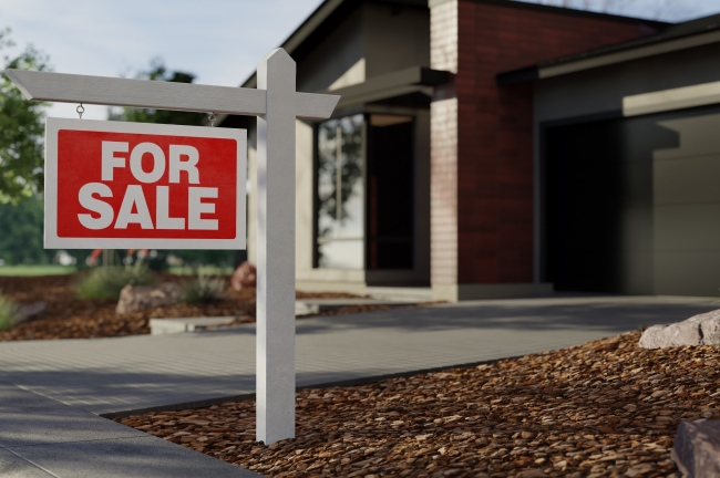 Housing Market Downturn: Adapting Logistics & Relocation